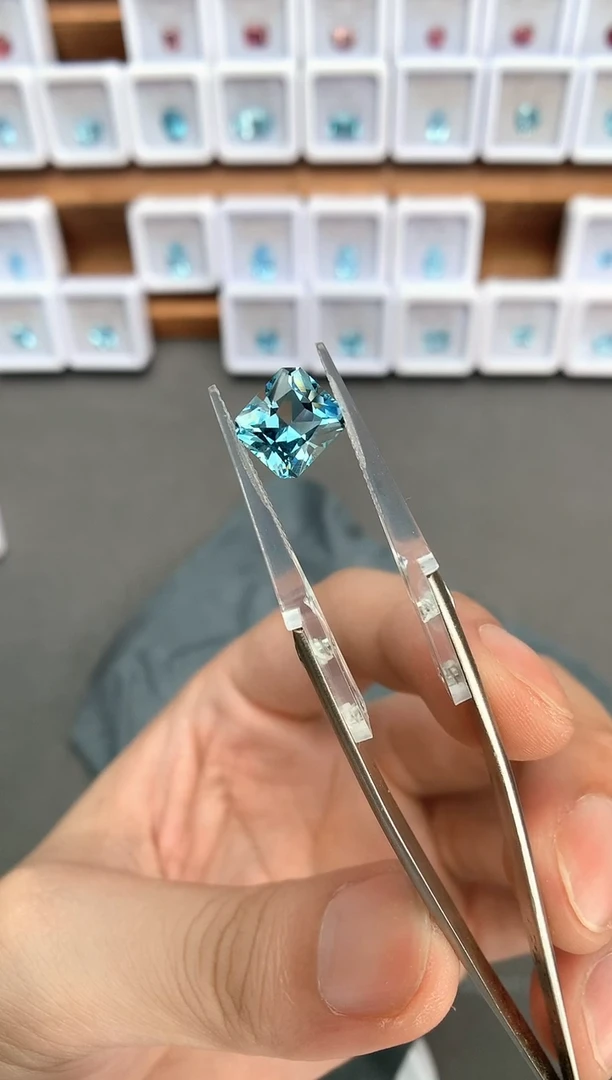 未镶嵌裸石定制海蓝宝石2.77ct 03081