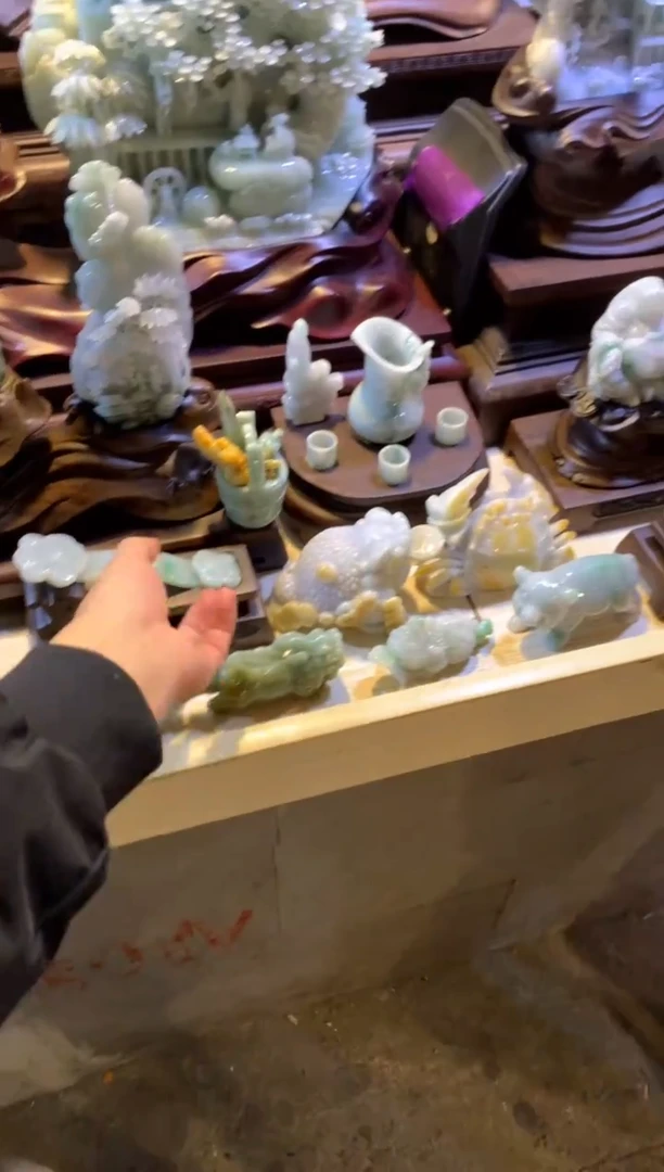 未镶嵌挂件翡翠猫*翡翠摆件