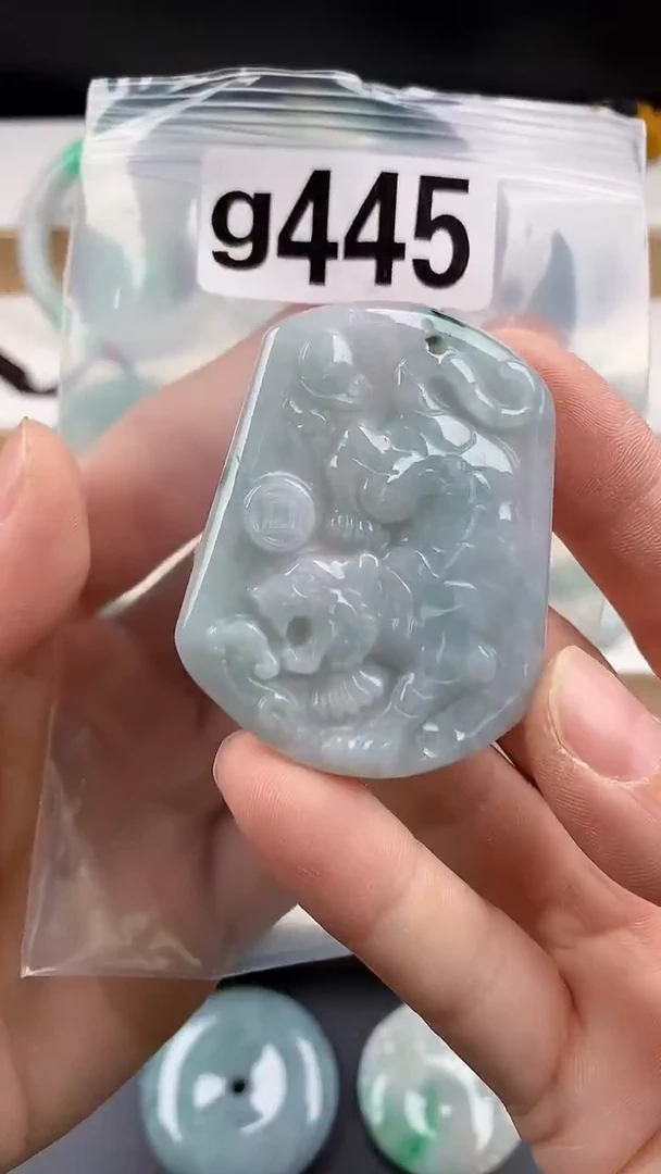 颈饰未镶嵌翡翠天然翡翠吊坠挂件