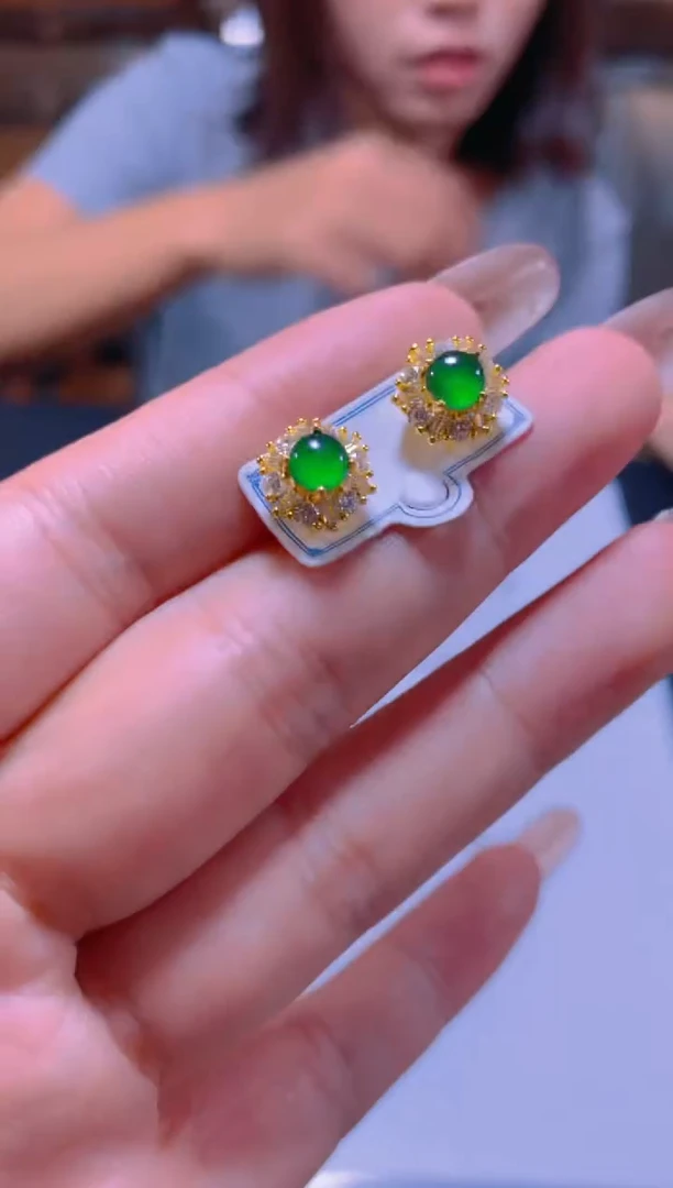 未镶嵌翡翠耳饰多样性发一