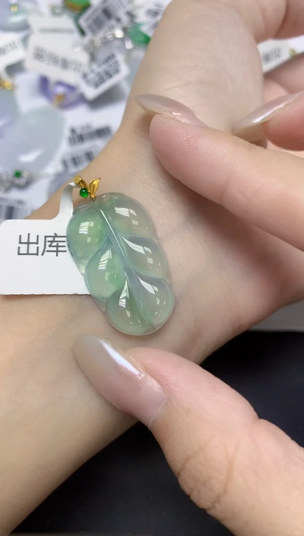 颈饰18K金镶嵌翡翠天然缅甸翡翠A货多样性发一件