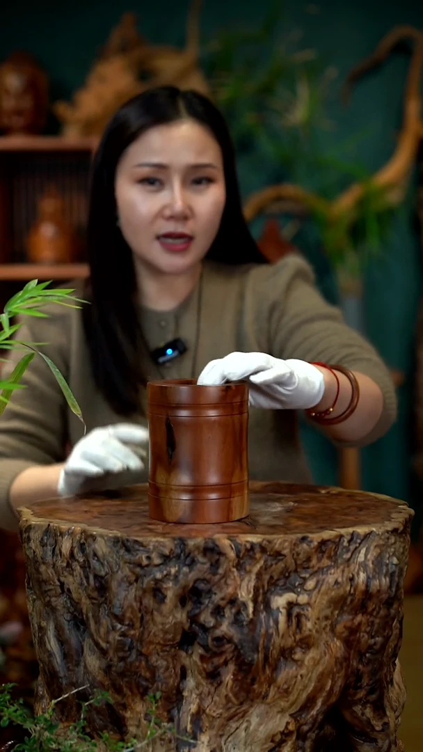 木雷击枣木素面笔筒