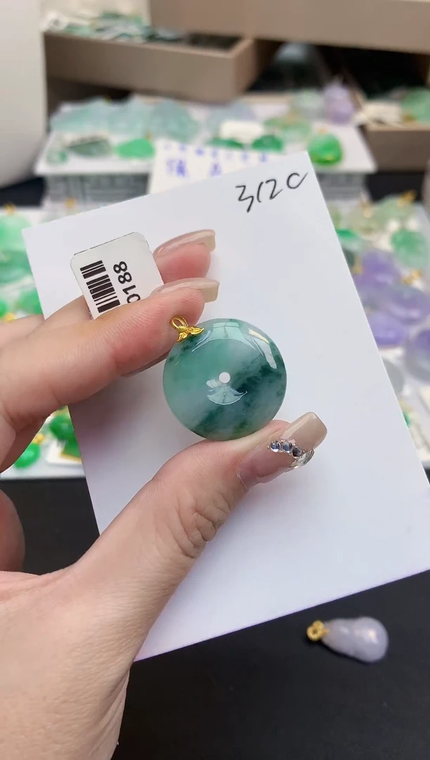 颈饰18K金镶嵌翡翠1111111