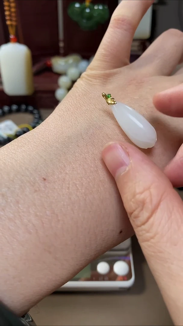 颈饰未镶嵌和田玉和田玉吊坠