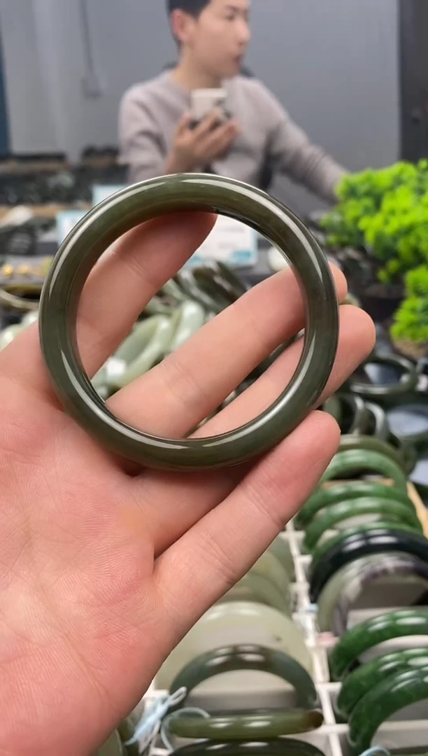 未镶嵌手镯和田玉55.4