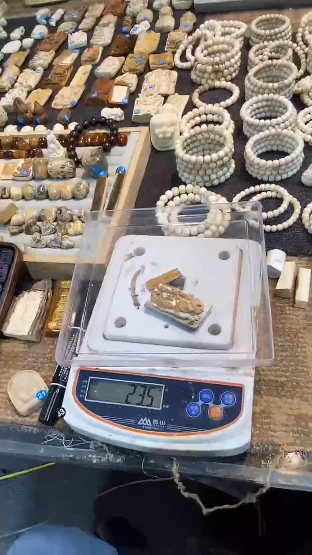 泥塑小把玩件摆件