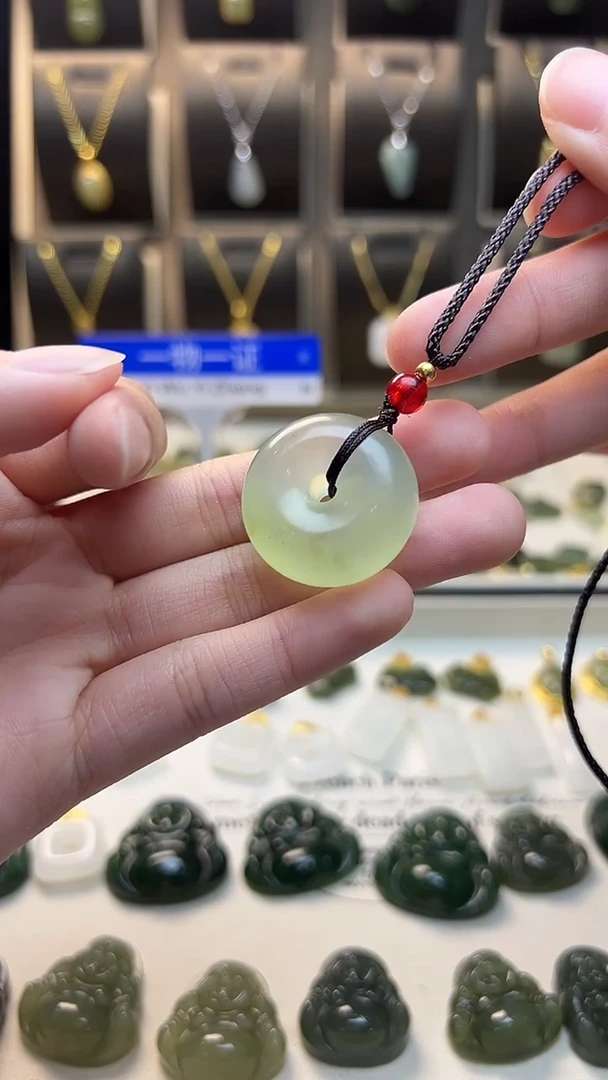 未镶嵌蛇纹石玉吊坠(不含链) 未镶嵌 蛇纹石玉 吊坠(不含链)
