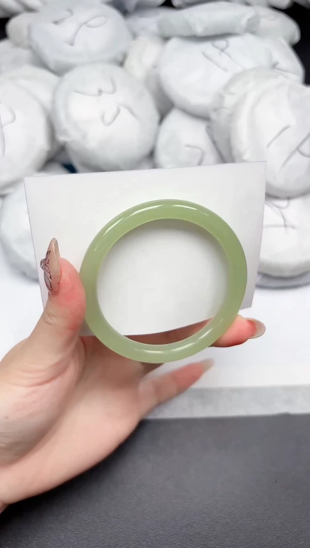 未镶嵌手镯石英质玉12-5758