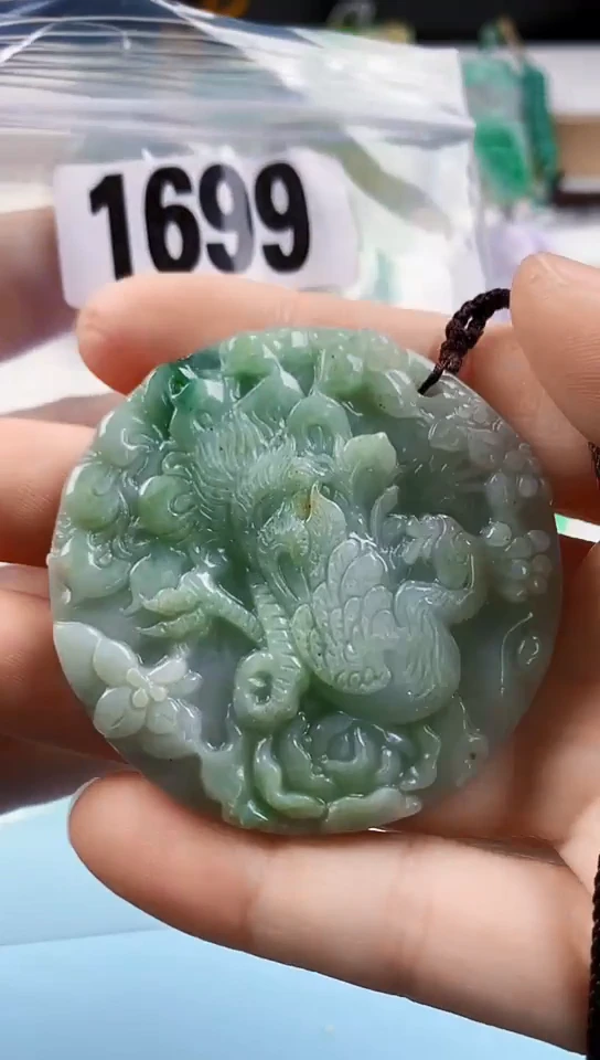 翡翠未镶嵌颈饰天然翡翠吊坠挂件