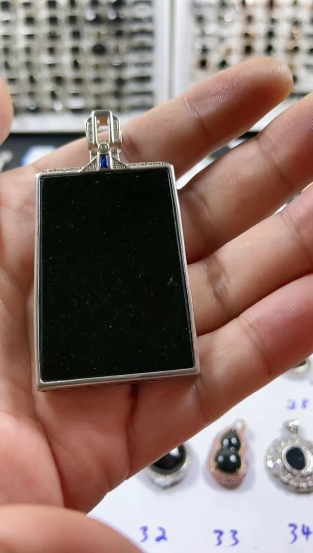 吊坠(赠链)银S925镶嵌翡翠大无事牌