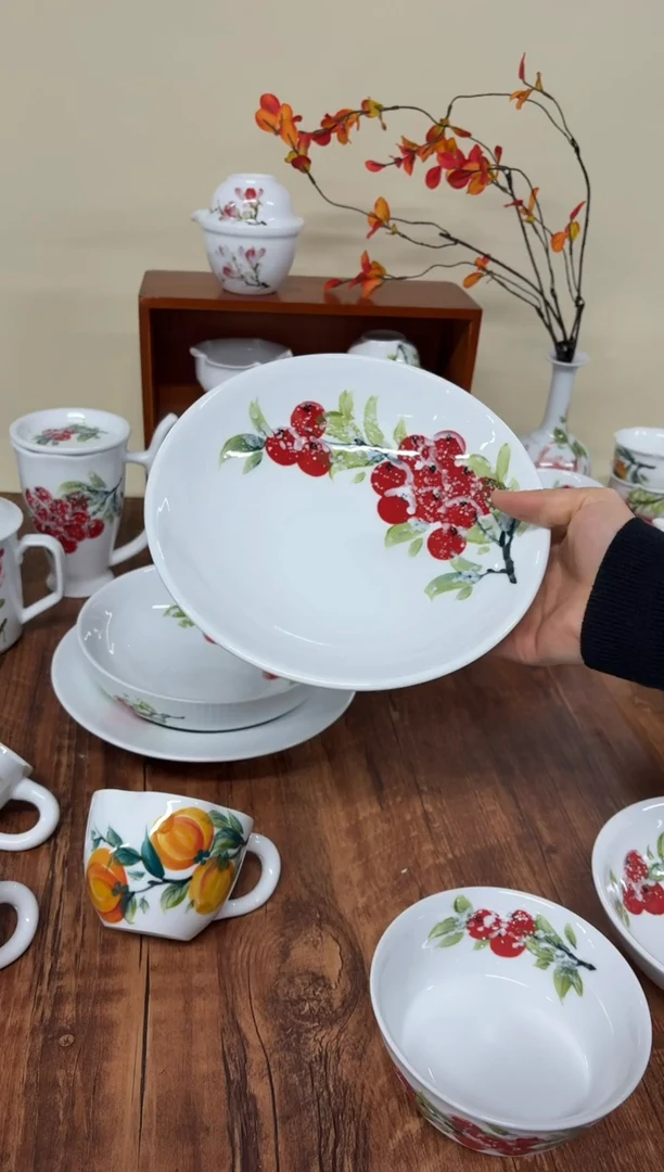 景德镇手绘釉中彩（食品级）圆深盘