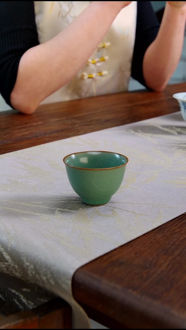 【闪购商品】文俊粉青开片安定杯