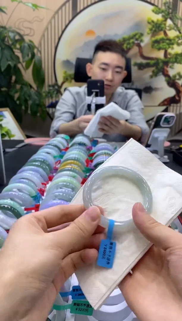 翡翠手镯未镶嵌000000008344