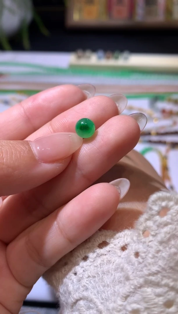 【闪购商品】定制翡翠未镶嵌绿珠2500+250