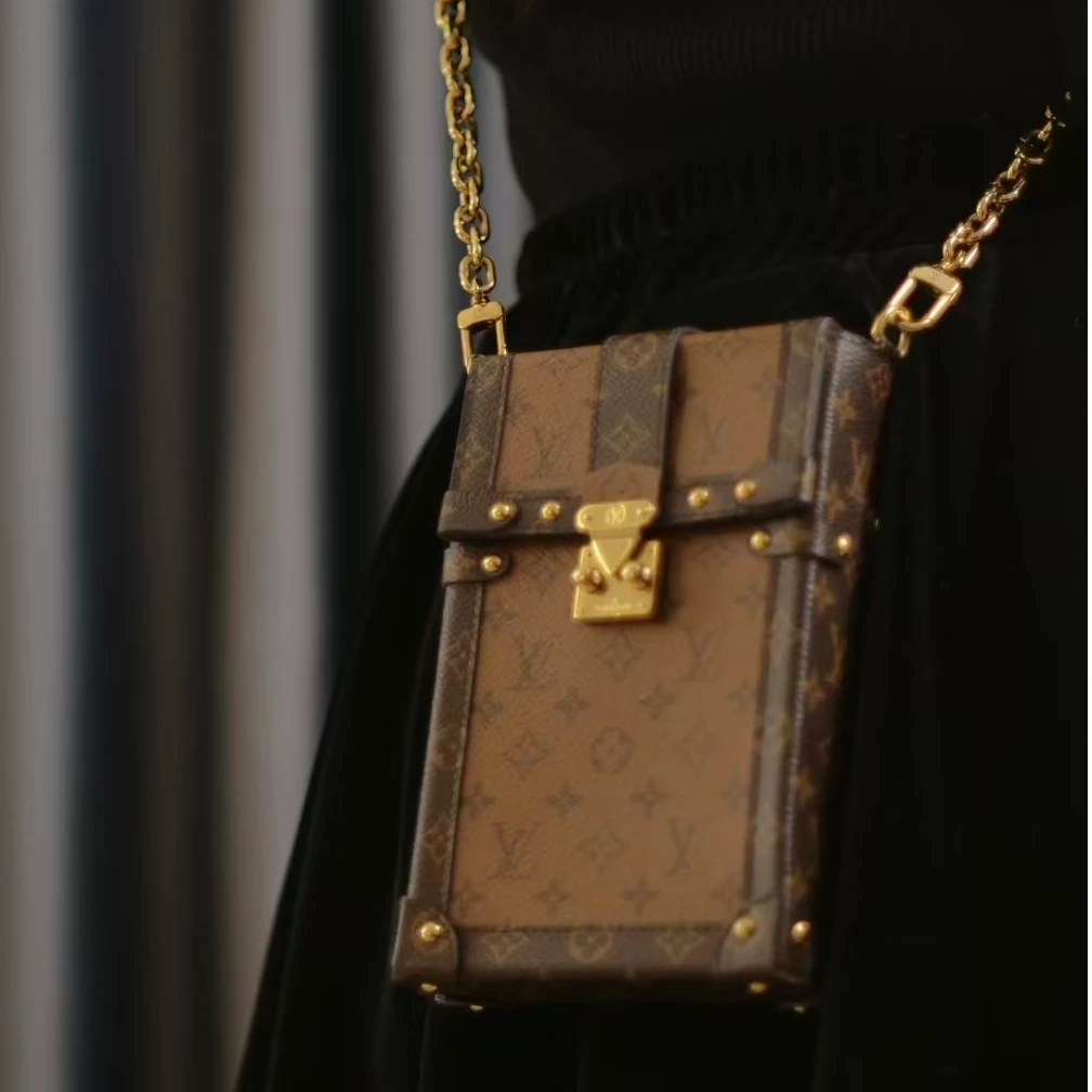 95新 LouisVuitton/路易威登 茉上/反转色老花手机包