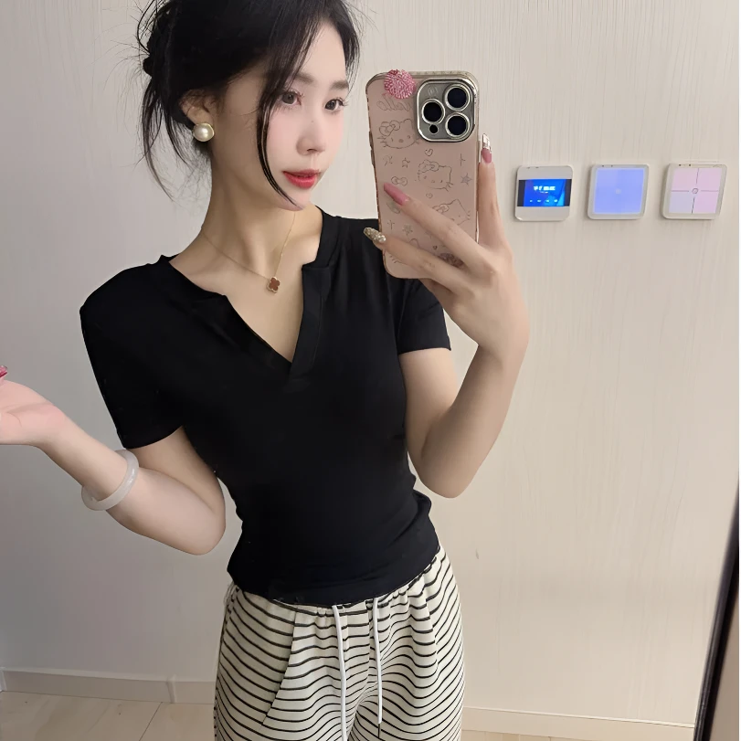 2025夏季韩版辣妹设计感剪刀领短袖T恤修身显瘦纯欲百搭简约款女