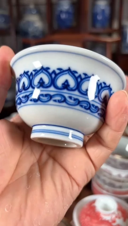 柴窑青花宝相纹杯杯