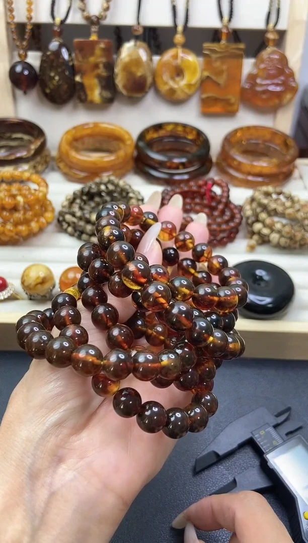 无非金属血药珀卡10的项链多样性发