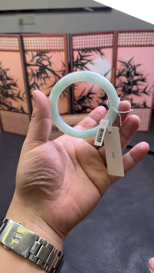 未镶嵌手镯翡翠手镯