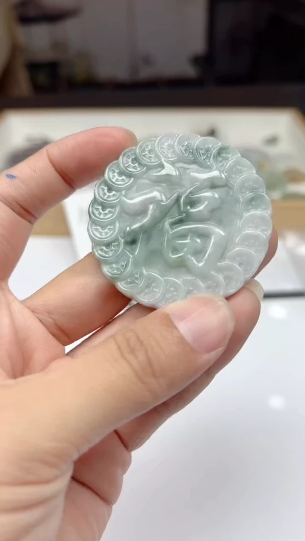 翡翠未镶嵌颈饰多样性发货，发其一