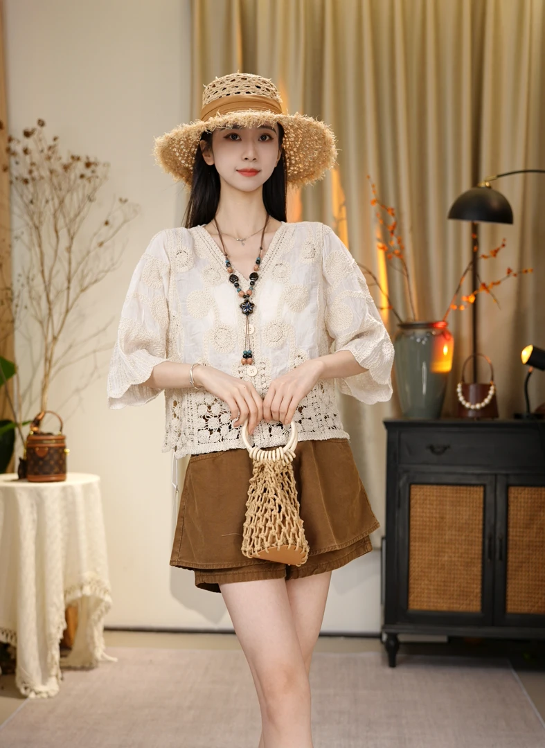 唐乐乐｜25new夏季系列镂空手工钩花刺绣中袖针织上衣 BF1490