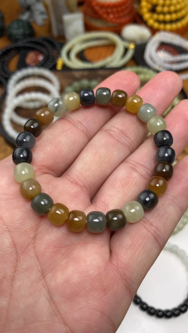 颈饰未镶嵌和田玉手串