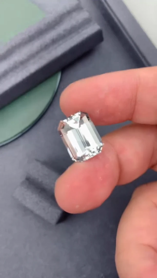 【闪购商品】绿柱石裸石未镶嵌10ct白海蓝