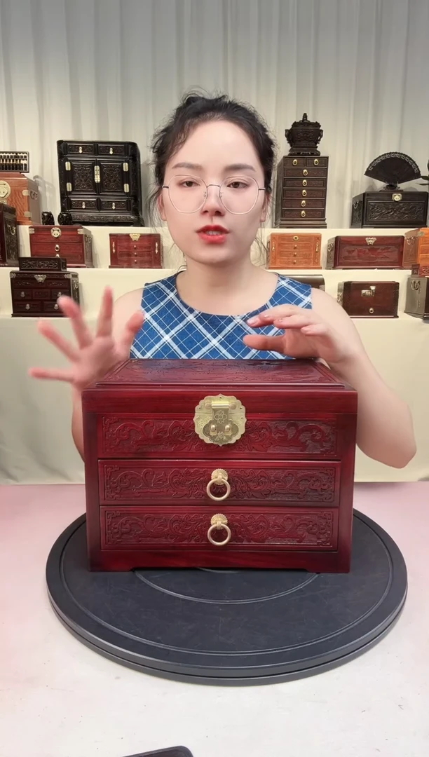 紫檀木类成套家具莲年有余