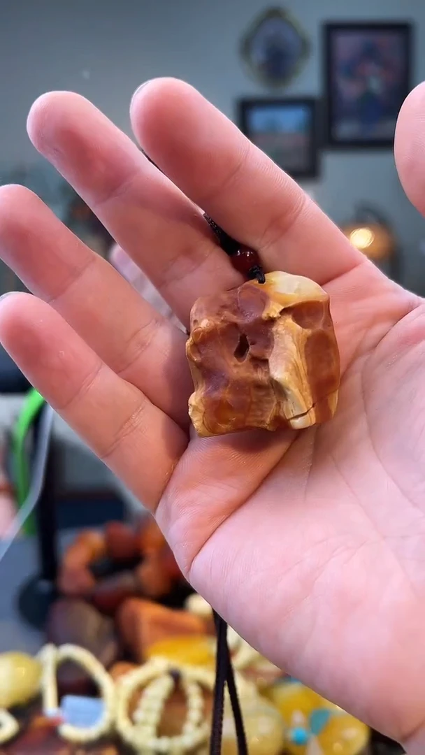 琥珀颈饰未镶嵌吊坠