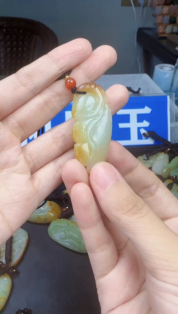 和田玉未镶嵌颈饰1