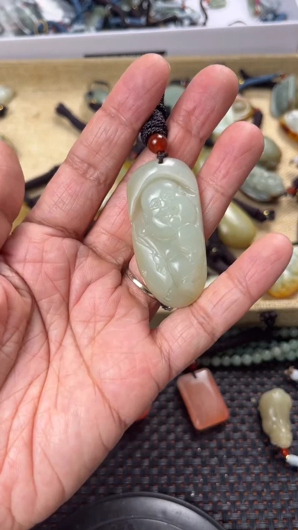 【闪购商品】和田玉颈饰未镶嵌多样性发货没有证书拍一发一有瑕