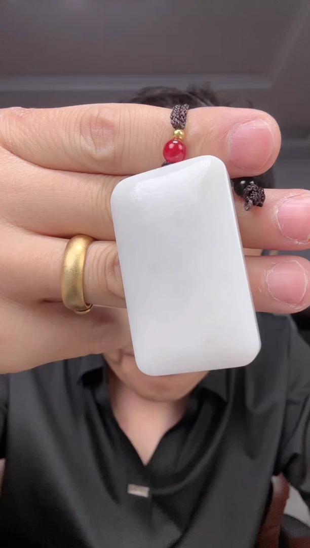 和田玉未镶嵌颈饰30x50mm带青花