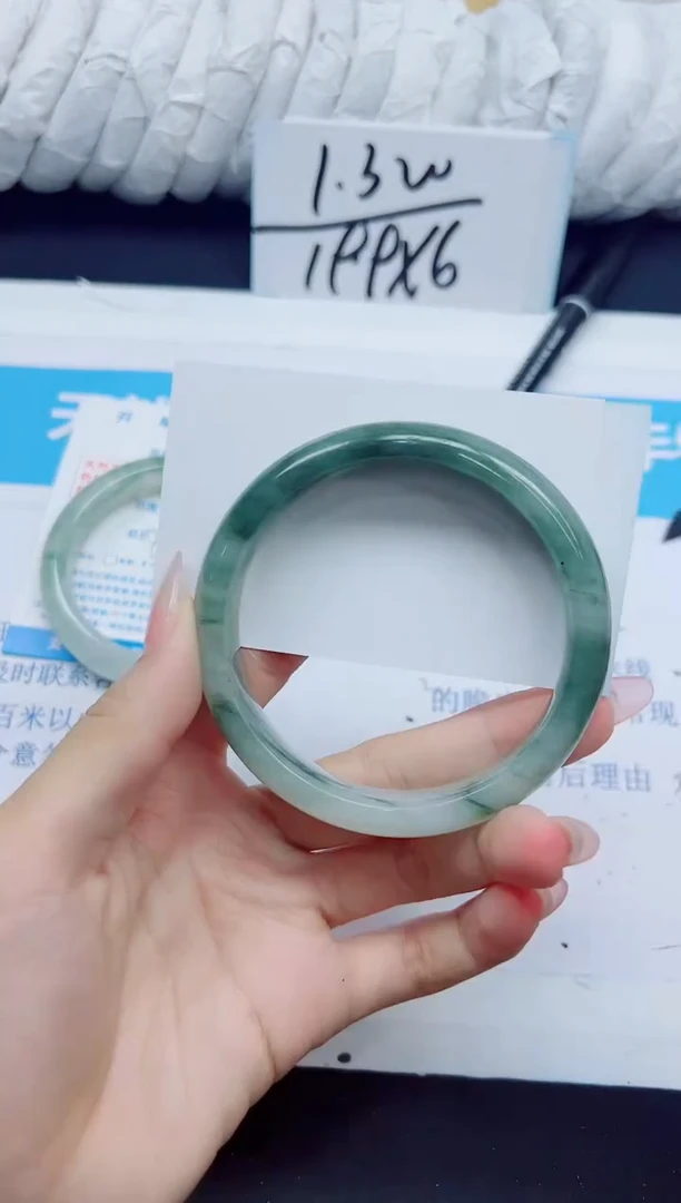 石英质玉手镯未镶嵌92/60.8