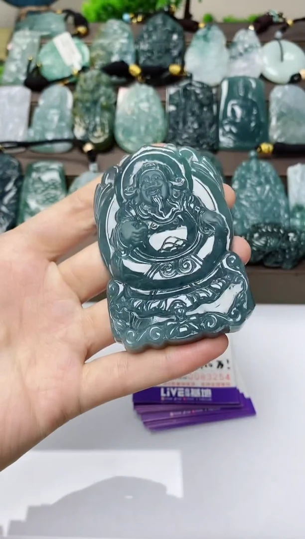 翡翠未镶嵌颈饰