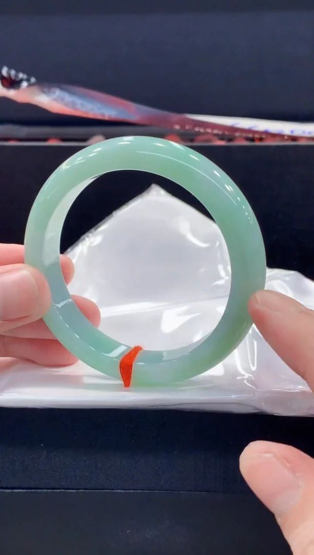 未镶嵌手镯翡翠翡翠手镯