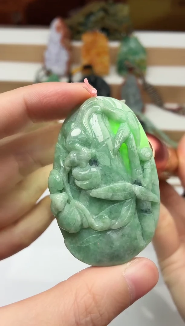颈饰未镶嵌翡翠牌子