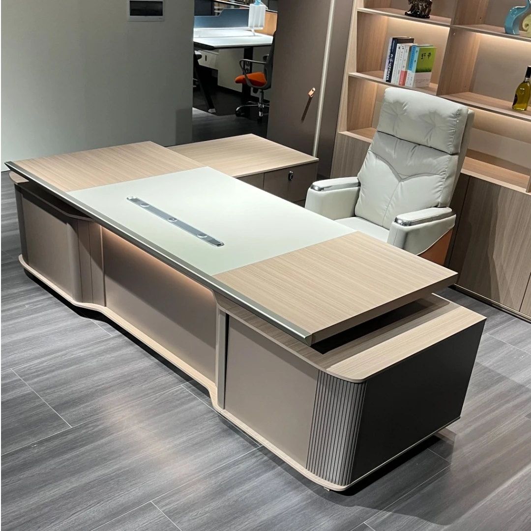 高端新款老板桌轻奢高级感大班台董事长办公室高档总裁桌椅柜组合