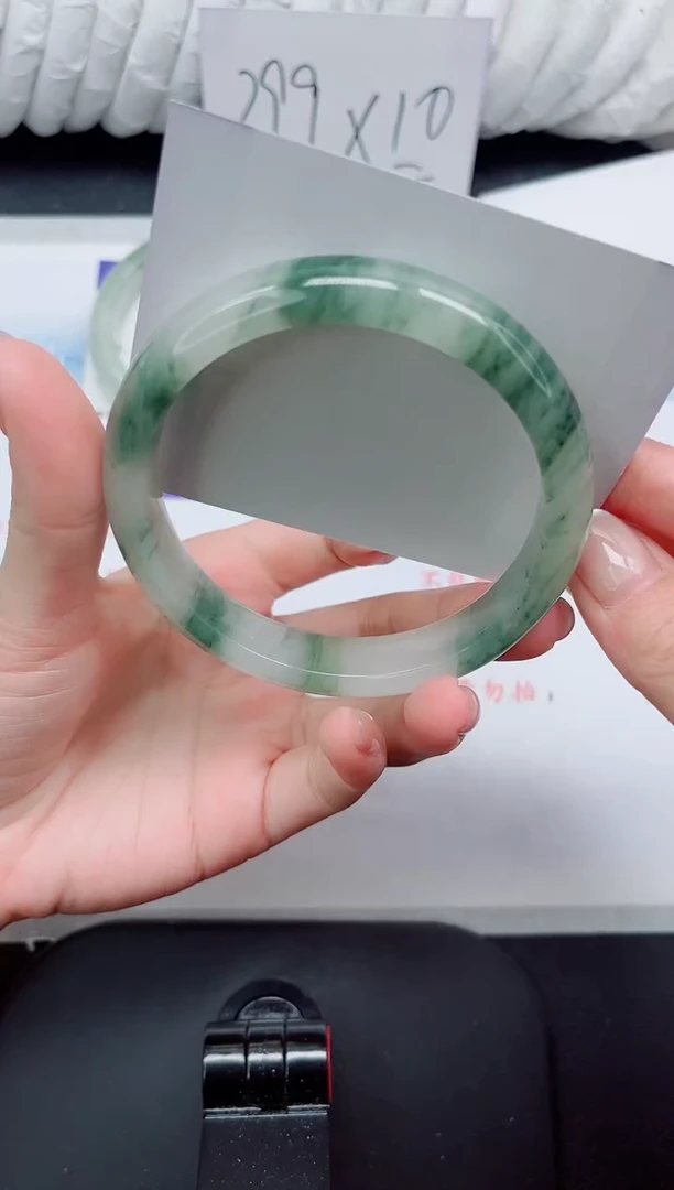 【闪购商品】石英质玉手镯未镶嵌66#64.5