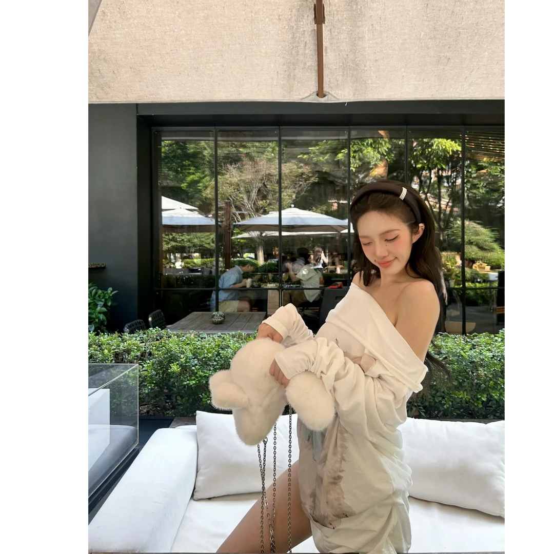 2025秋季新款设计感猫咪印花斜肩轻薄宽松长袖上衣罩衫配短裤套装