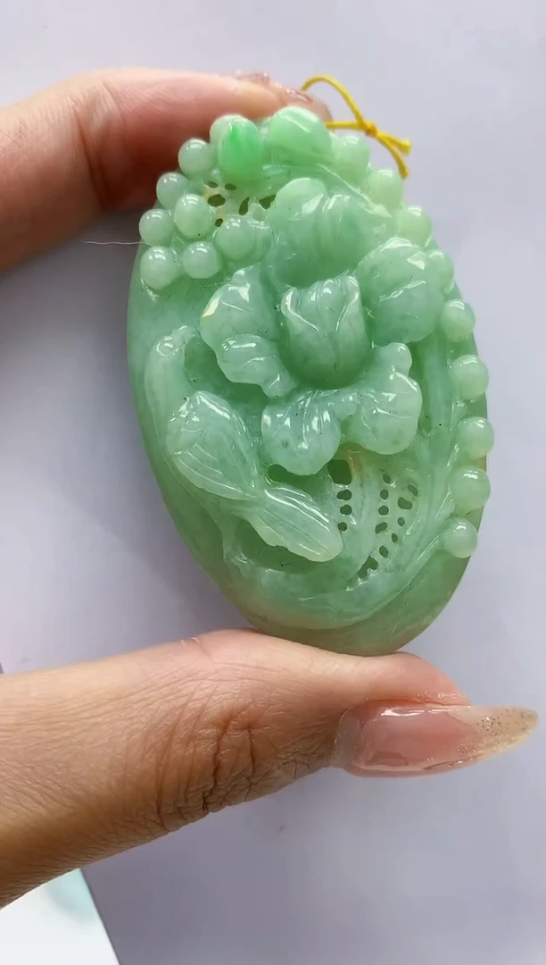 【闪购商品】定制翡翠未镶嵌4852MM-毛货挂件148