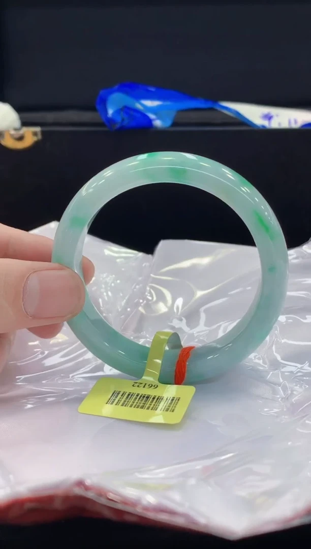 未镶嵌手镯翡翠翡翠手镯