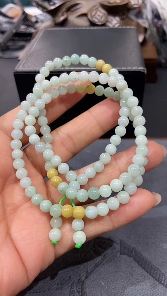 【闪购商品】翡翠颈饰未镶嵌手串