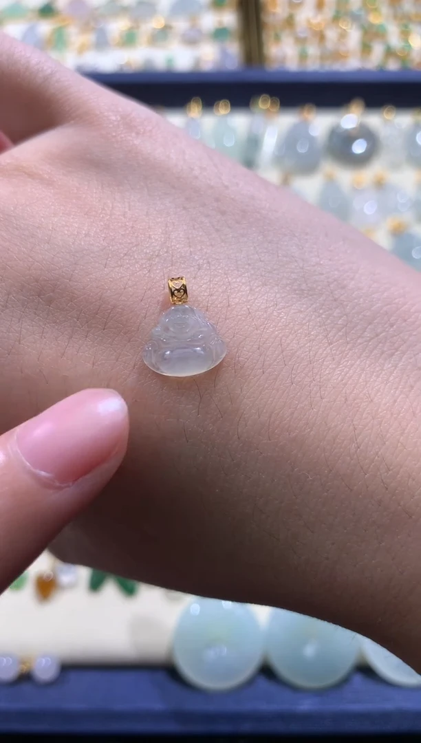 颈饰18K金镶嵌翡翠翡翠