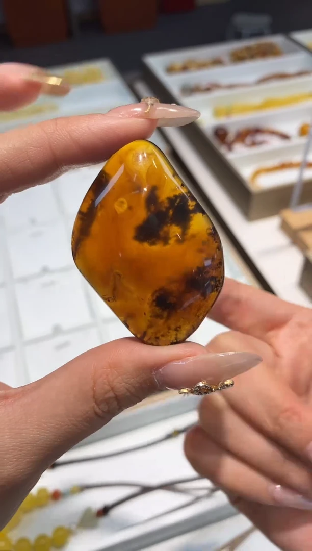 【闪购商品】琥珀颈饰未镶嵌吊坠