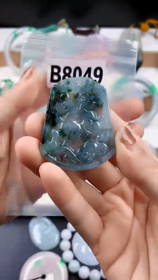 颈饰未镶嵌翡翠天然翡翠吊坠挂件