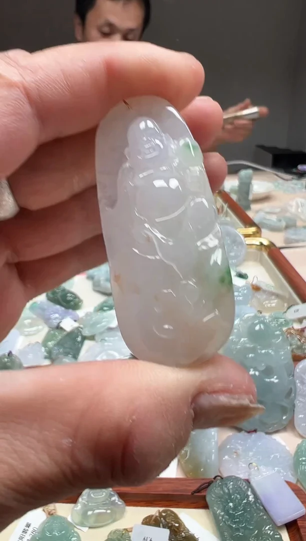 吊坠(不含链)未镶嵌翡翠佛牌