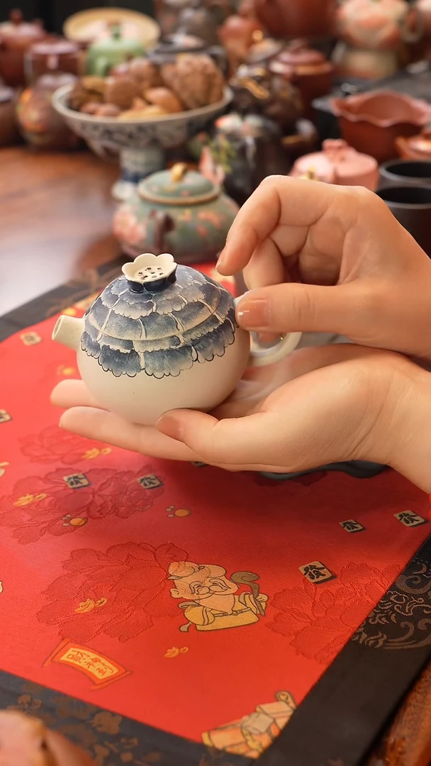 茶壶紫砂白玉段青花