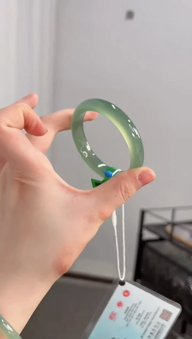 【闪购商品】玛瑙/玉髓手镯未镶嵌54圈