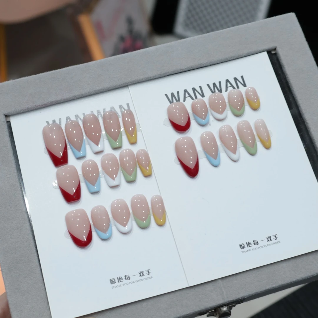 8148   彩色V型法式    纯手工穿戴甲
