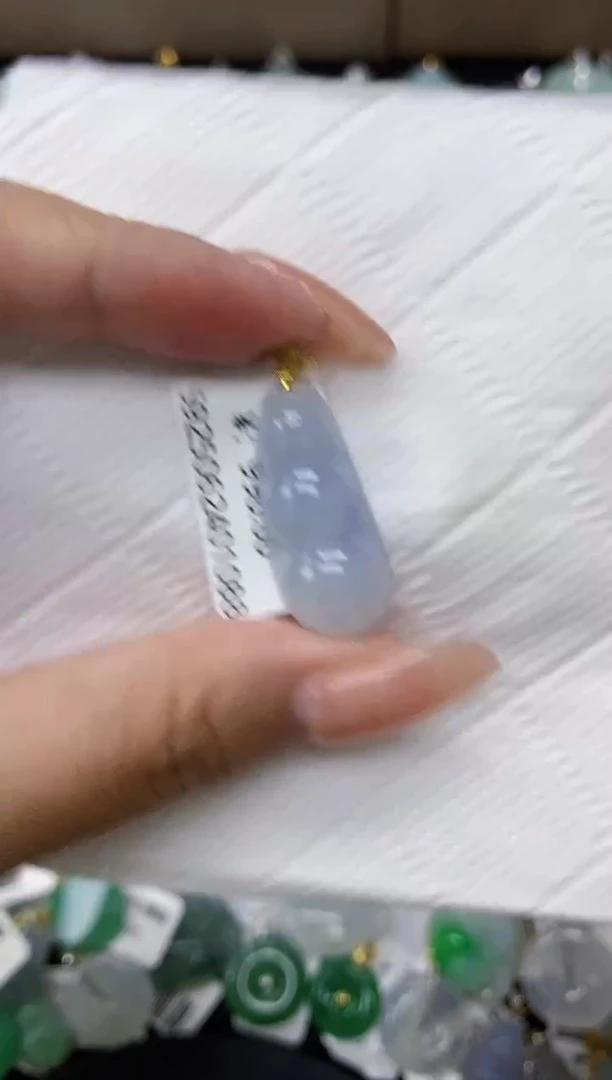 颈饰18K金镶嵌翡翠11111111111